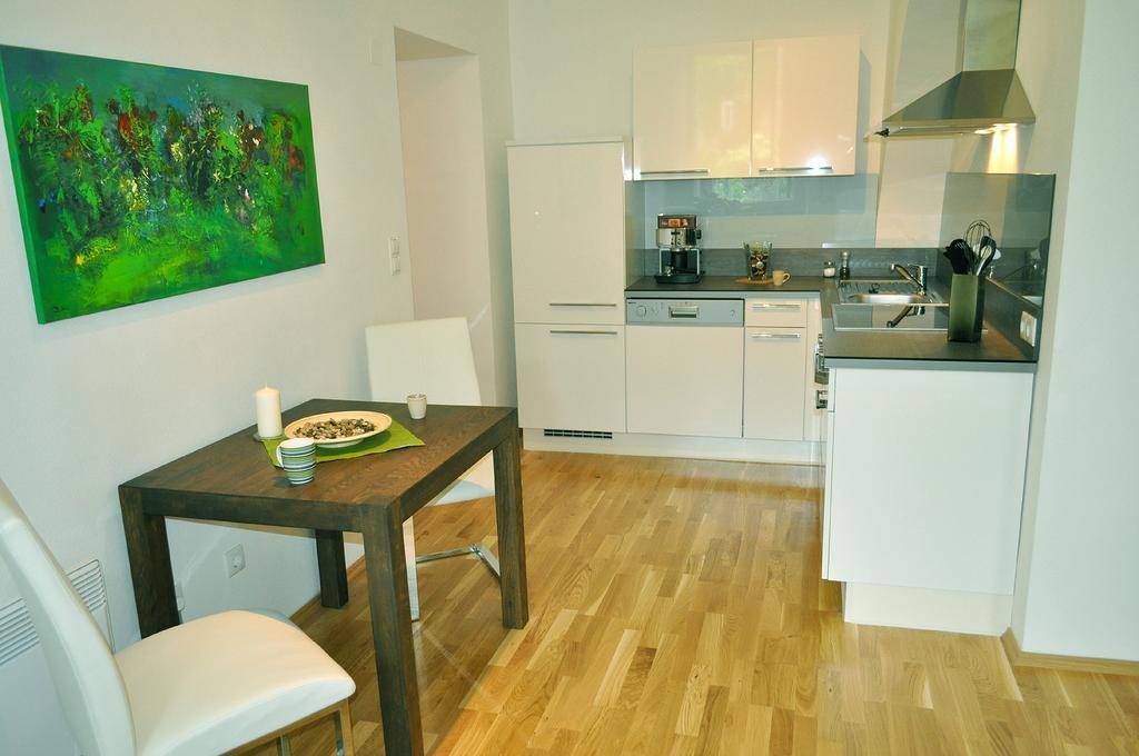 Ferienwohnung Im Univiertel Mit Garten Graz Exterior foto