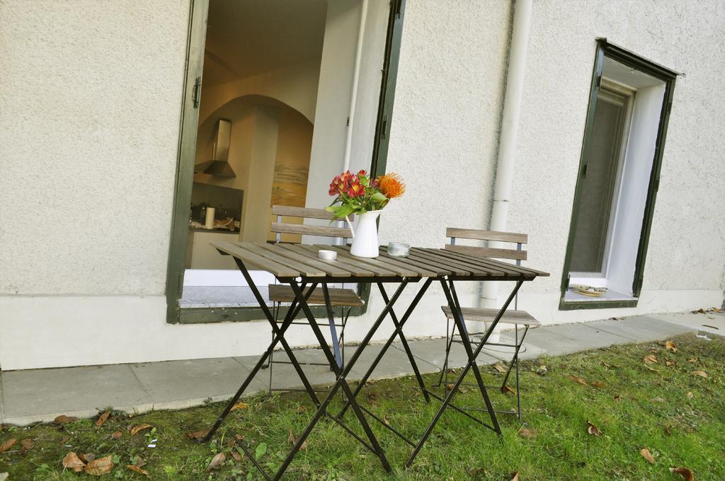 Ferienwohnung Im Univiertel Mit Garten Graz Exterior foto