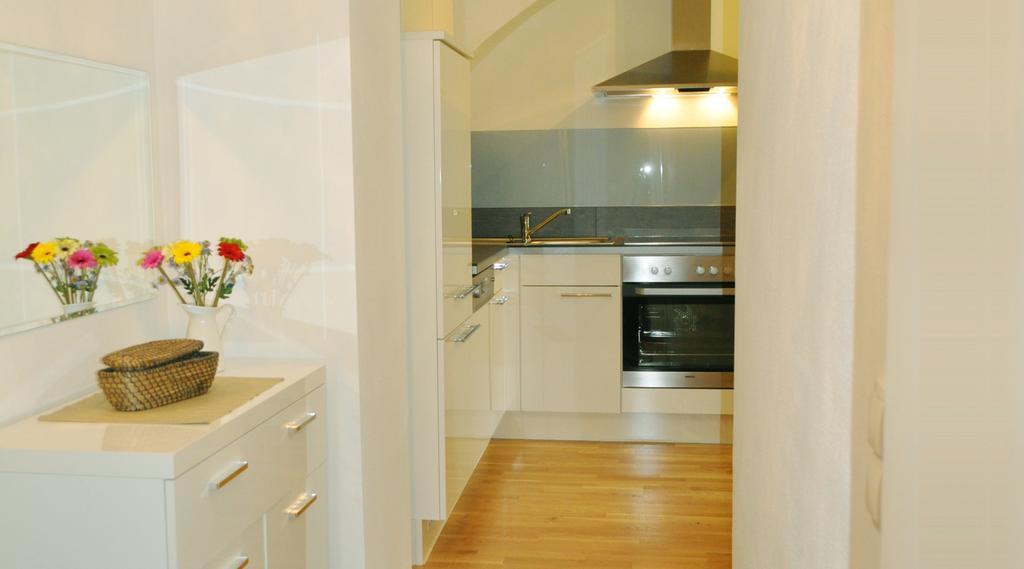 Ferienwohnung Im Univiertel Mit Garten Graz Exterior foto